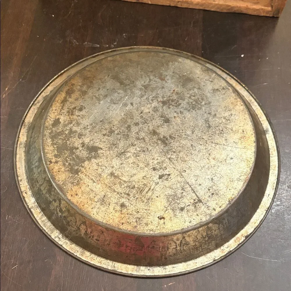 Vintage 10” Metal Pie Pan